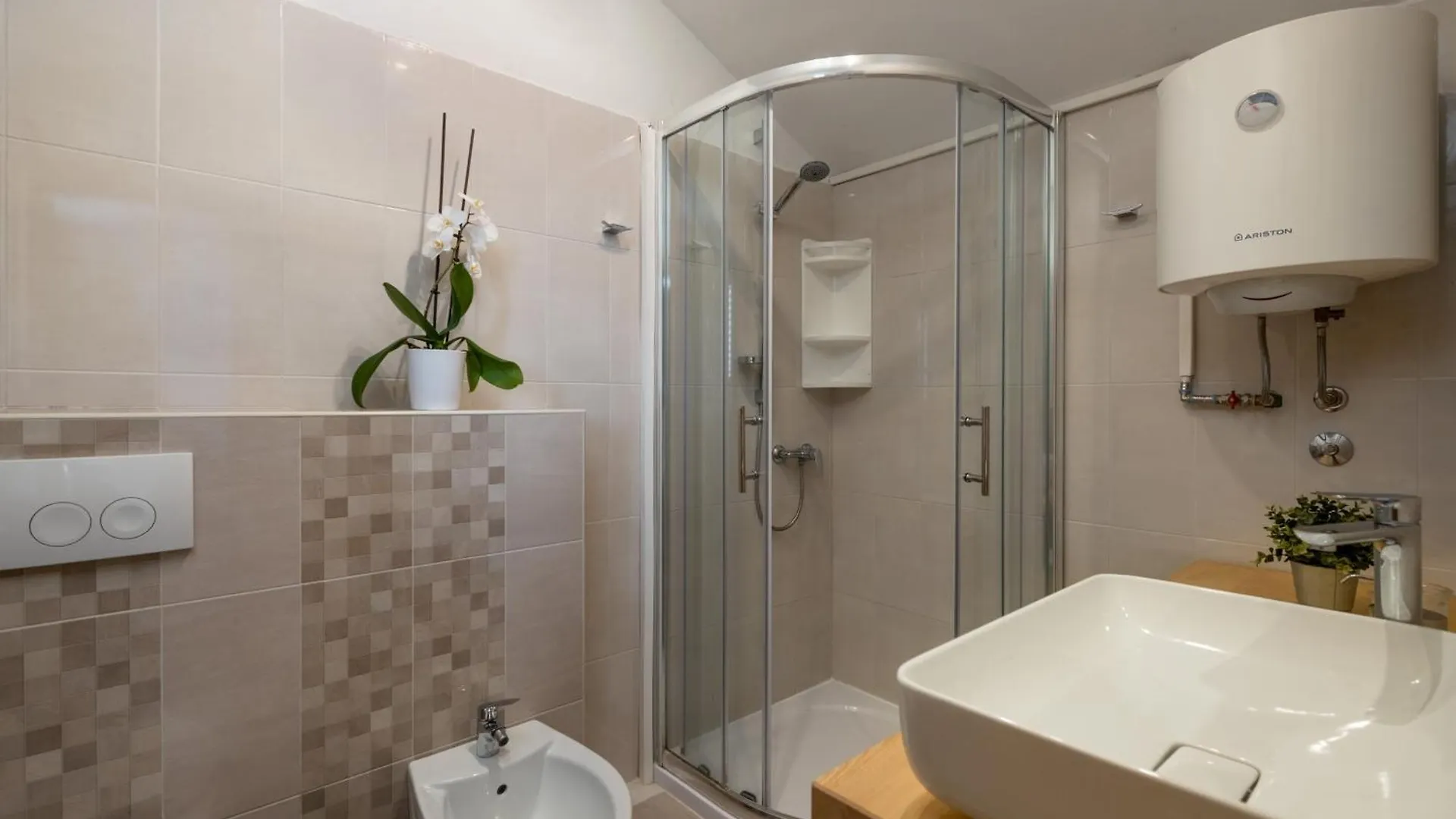 Villa Kalista Istriana For 10 People With Private Pool & Sea View Gajana